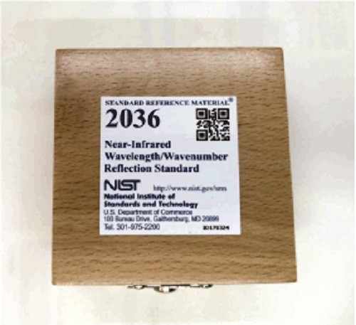 SRM 2036 - 近紅外波長/波數反射標準